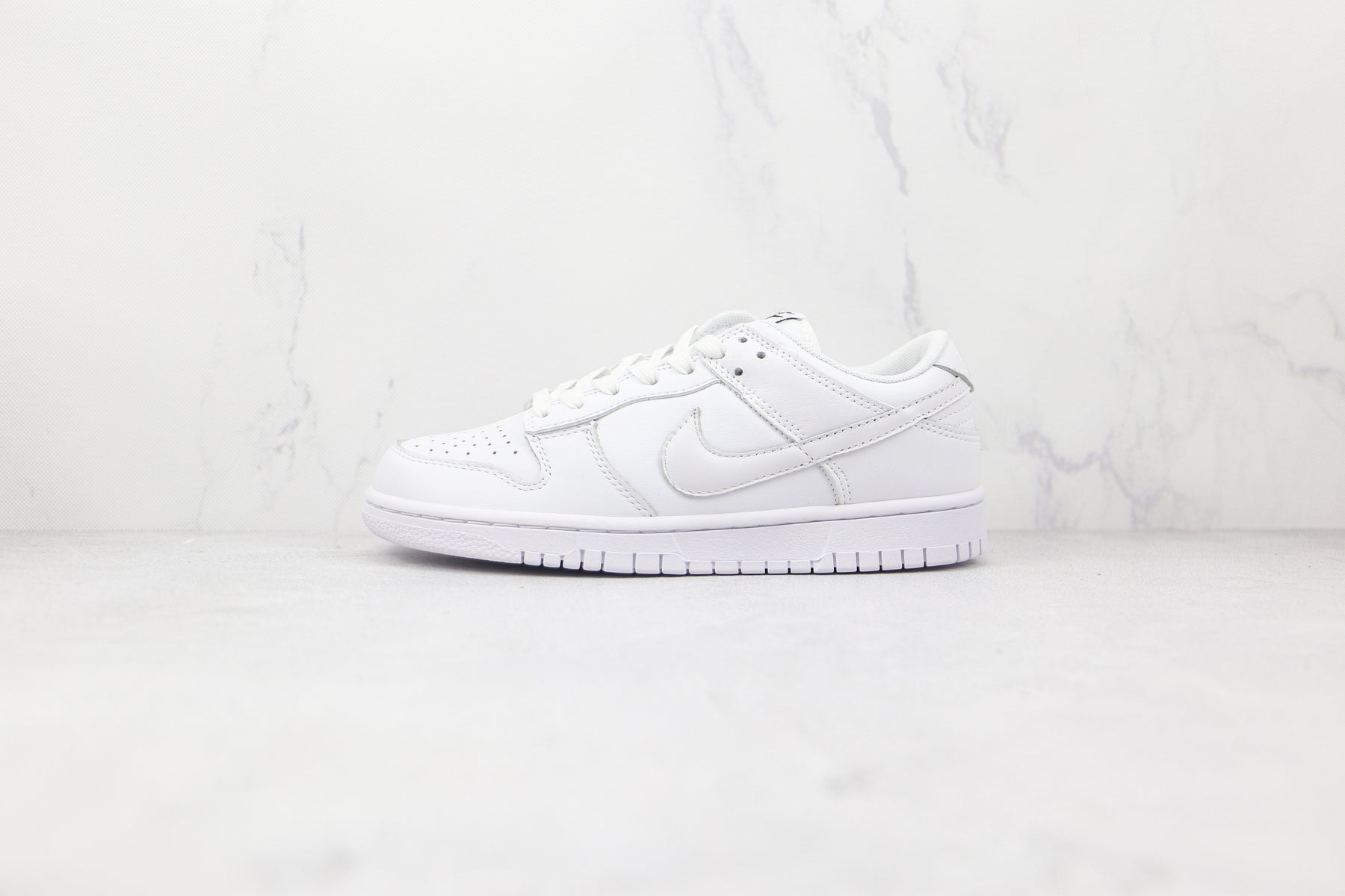 Nike Dunk Low Triple White