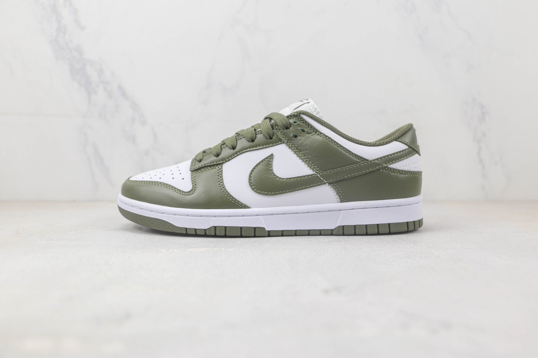 Nike Dunk Low Medium Olive